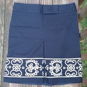 Ann Taylor LOFT Black Skirt With Ivory/Cream Embroidery Detail - Size 12